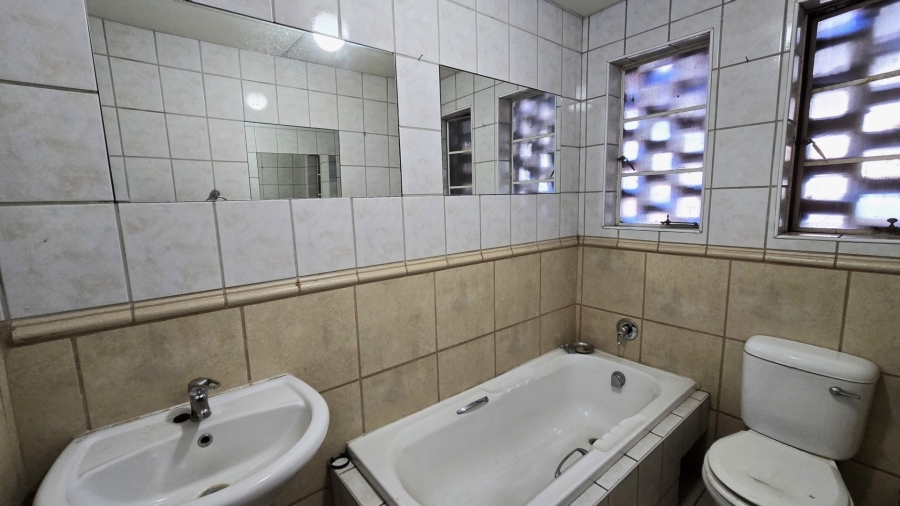 7 Bedroom Property for Sale in Bayswater Free State